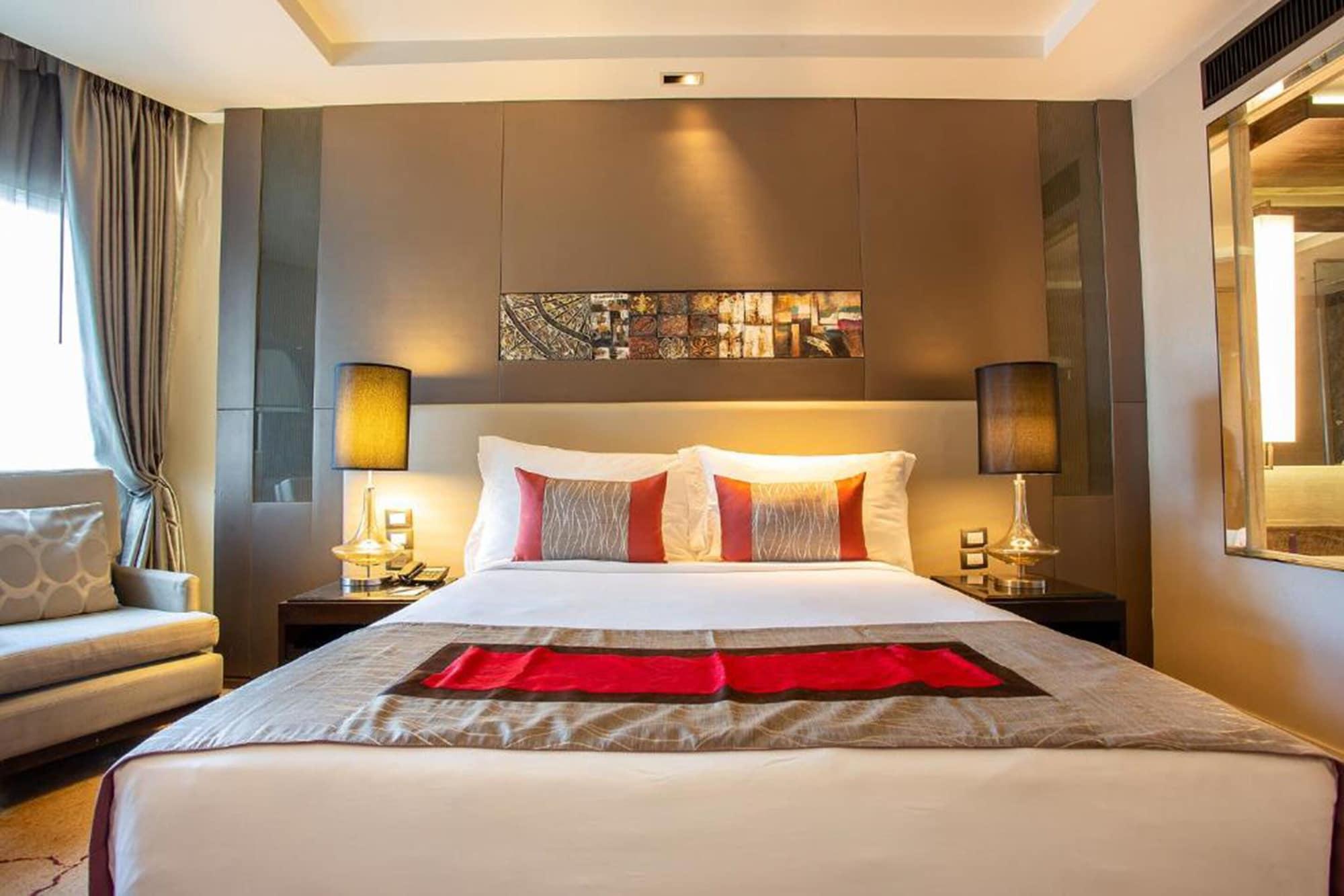 Graceland Bangkok By Grace Hotel - Sha Extra Plus Экстерьер фото
