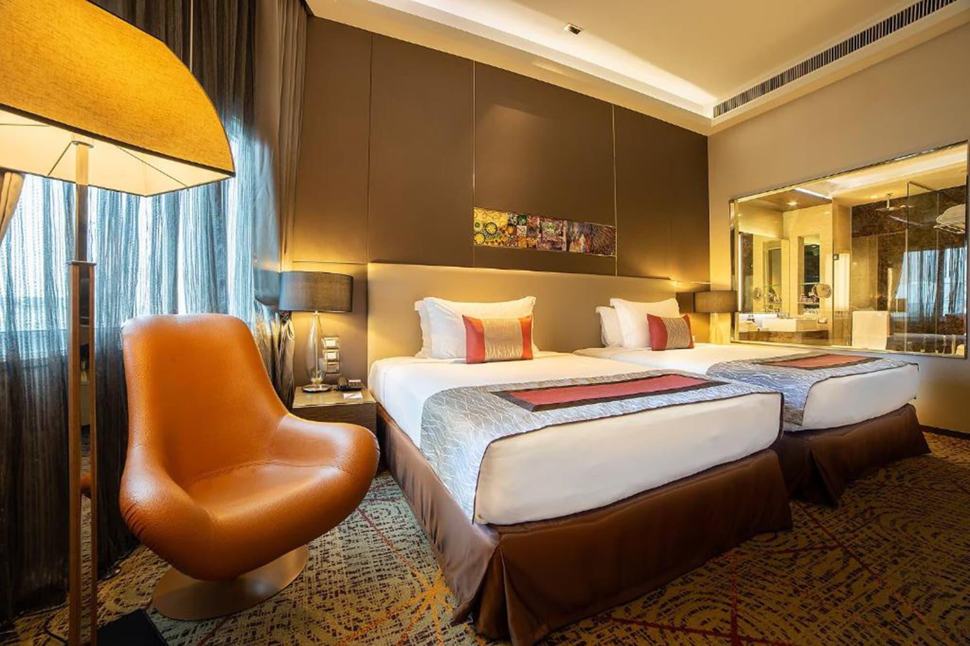 Graceland Bangkok By Grace Hotel - Sha Extra Plus Экстерьер фото