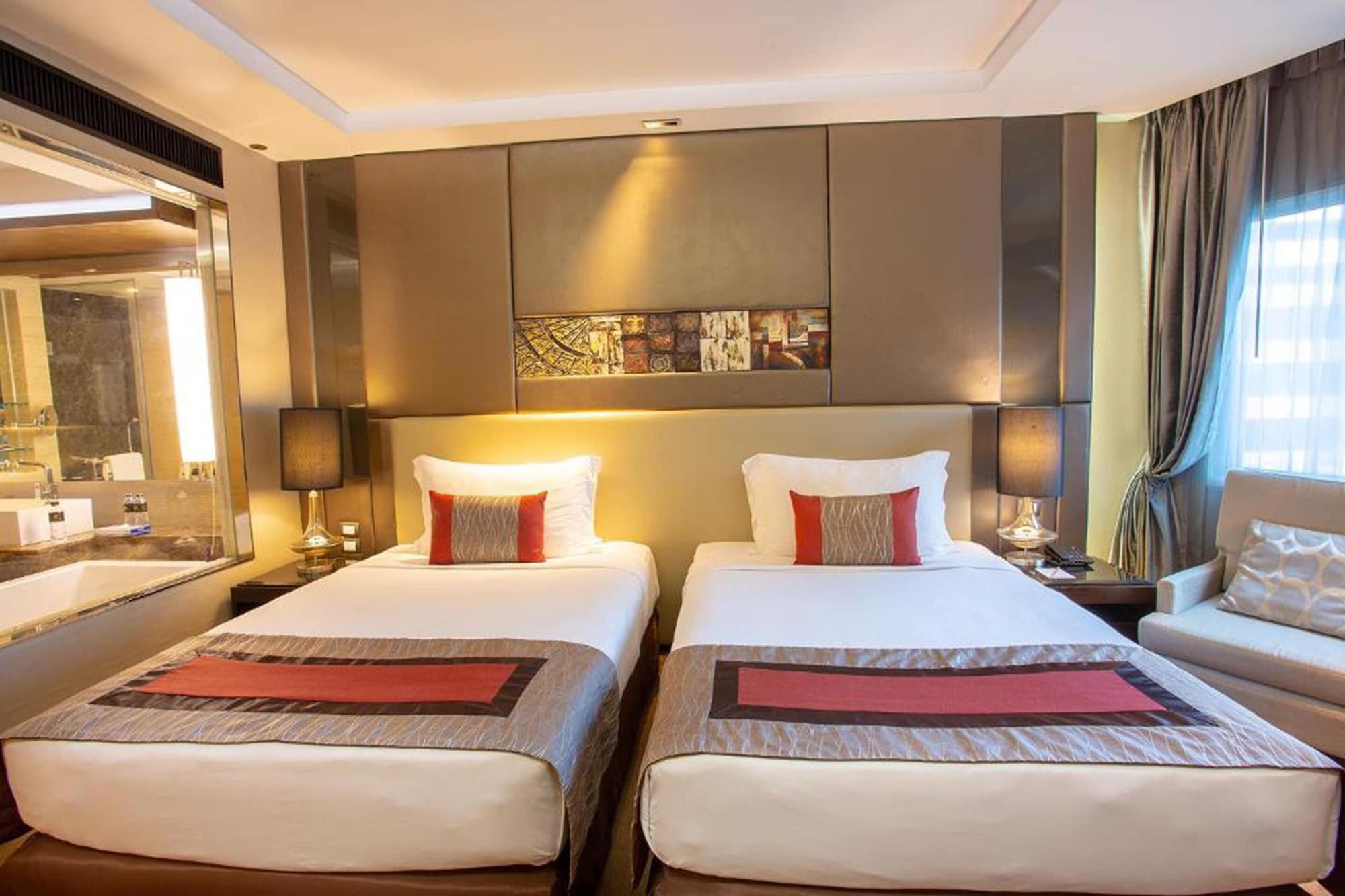 Graceland Bangkok By Grace Hotel - Sha Extra Plus Экстерьер фото