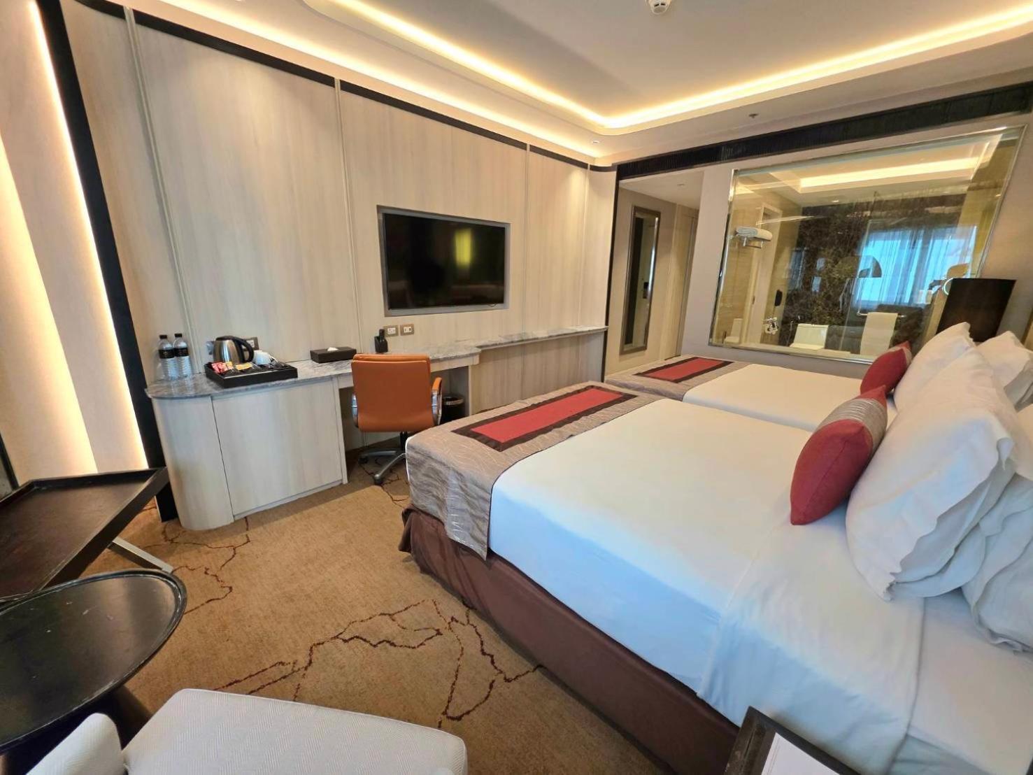 Graceland Bangkok By Grace Hotel - Sha Extra Plus Экстерьер фото